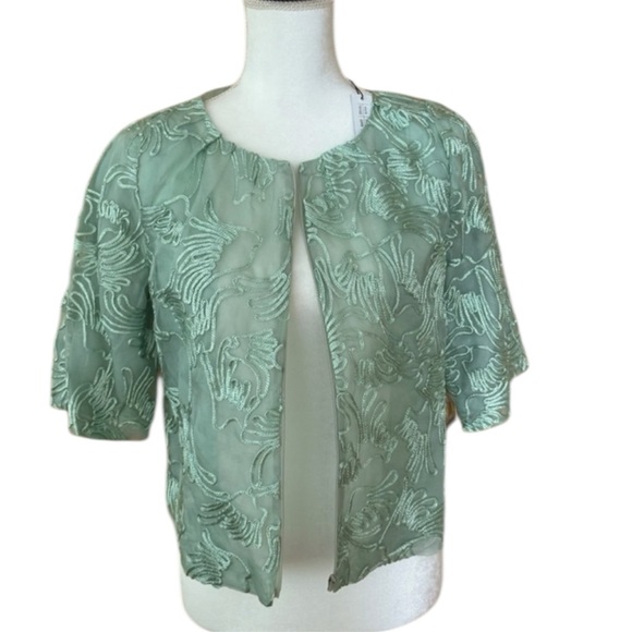 Samuel Dong women’s NWT silk embroidered dressy short sleeve jacket, size Small - Picture 2 of 7